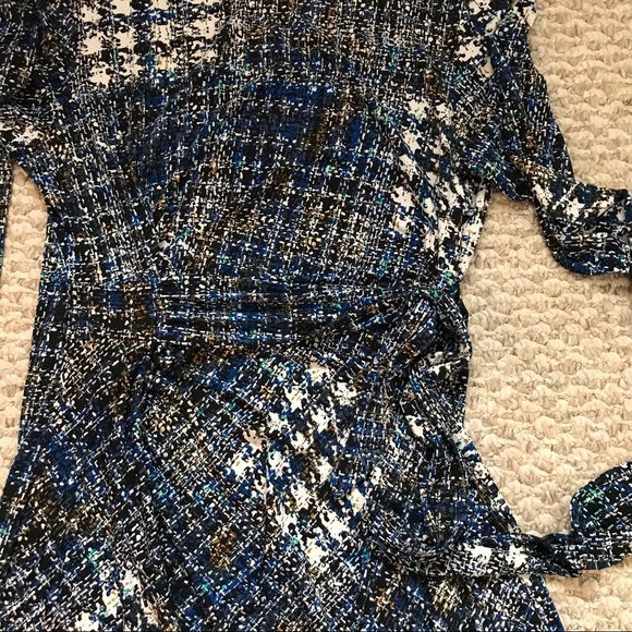 Stunning Faux Wrap Dress (So Comfy!!) - Picture 4 of 7